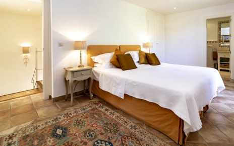 Esta habitación tiene dos camas, pero se puede hacer doble