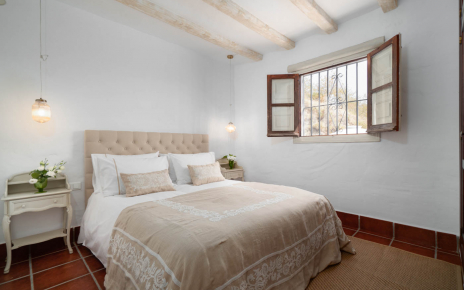 Habitación con cama doble