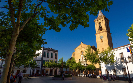 Jabugo village is walking distance (15 to 20 mins)