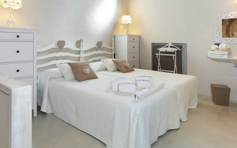 Suite Capelleta (en planta baja): habitación con dos camas (puede ser doble)