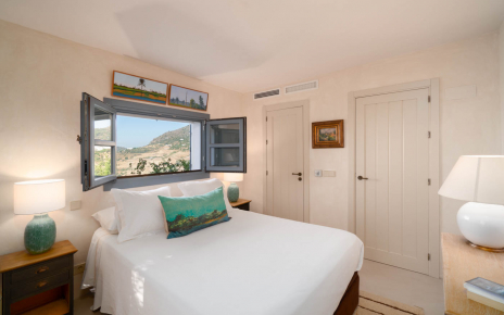 Bedroom with ensuite facilities