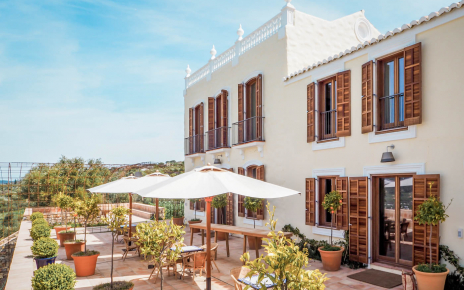 Large furnished terrace