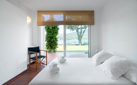 Habitación en planta baja con salida a jardines