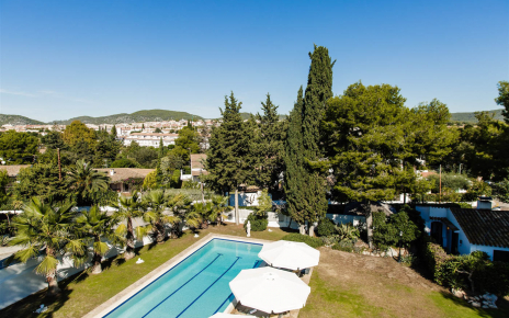Zona de piscina vista desde arriba