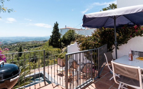 Pool area can be gated