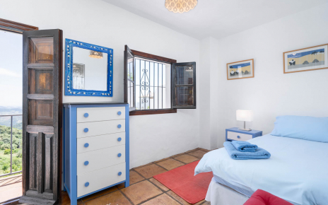 Single bedded room on first floor with balcony