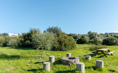 This is one of the barbecues available (built-in)