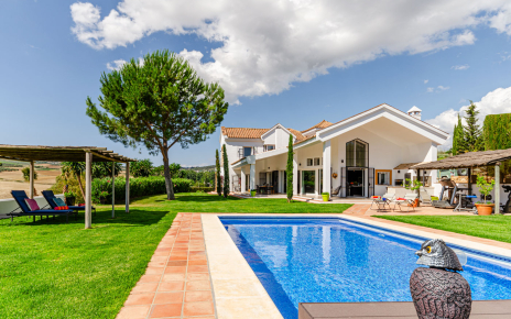 Tu villa en un bonito valle de de la Serranía de Ronda