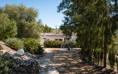 Acceso a la casa desde zona de parking 