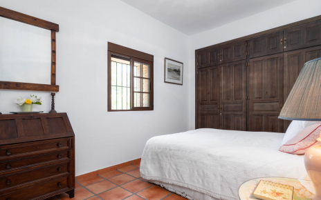 Habitación con cama doble