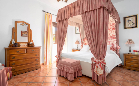 Habitación con cama doble