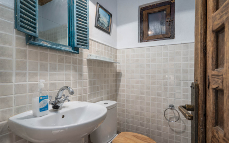 Casita annexe (bathroom)