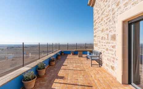 Terrace / exit from dining area