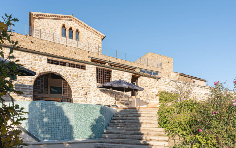 Escaleras a terraza inferior
