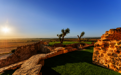 Jardines con restos históricos