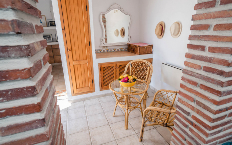 Habitación de la planta superior tiene zona de estar