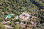 Villa y su ubicación vista desde drone