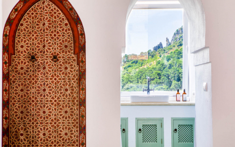 Some Moroccan style bathrooms (also with views)