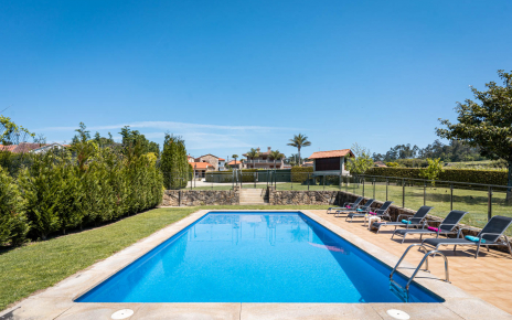 Private villa with pool in Galicia hamlet