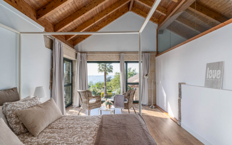 Master bedroom with en suite facilities