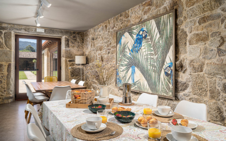 Comedor con salida a jardines