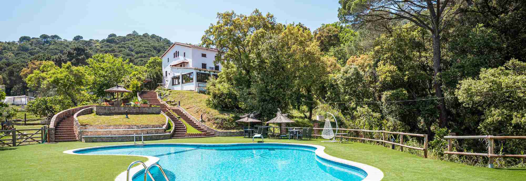 Maravillosa masía rodeada de naturaleza y muy bien equipada