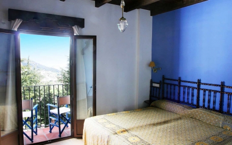 Bedroom with terrace