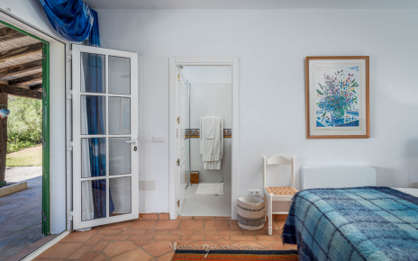 Garden Bedroom sleeps 2 plus 2 children