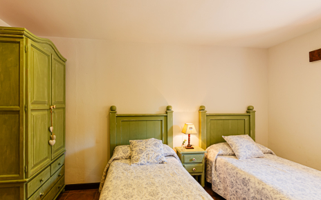 Twin bedded room witn en suite facilities