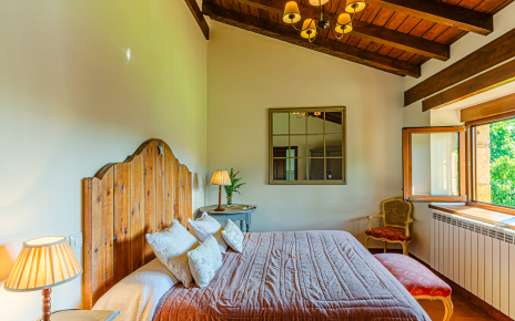 Master bedroom with en suite facilities