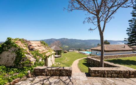 Paseo desde casa a zona de piscina