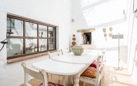 Comedor en patio cubierto