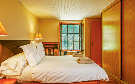 Bedroom (bed size 1.50 metre wide)