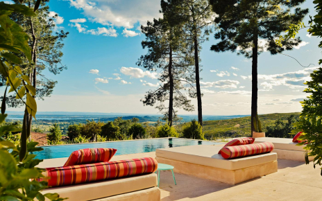 Vistas sobre lago / pantano (en la distancia)