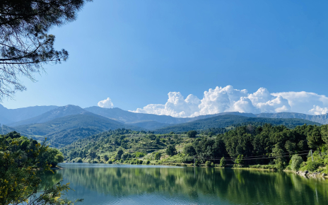 Uno de los lagos / embalses cerca de la casa