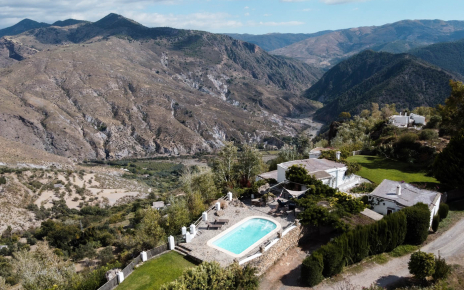 Your villa in a private location and amazing scenery