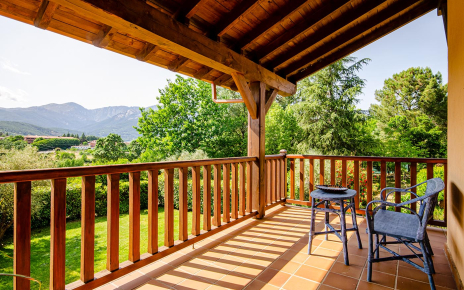 Large furnished terrace with excellent views 