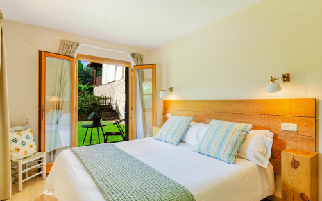 Lower floor bedrooms with access to gardens