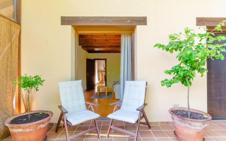 Bedroom with terrace