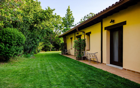Bedrooms on ground floor also with access to gardens