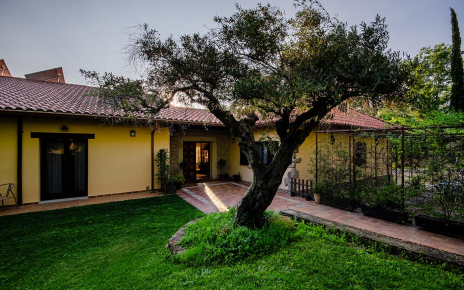 Entrance to villa from parking area