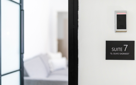 Suite 7 tiene también acceso interno frente a sala de yoga