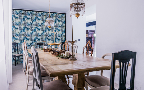 Comedor o sala de reuniones (acceso desde hall)