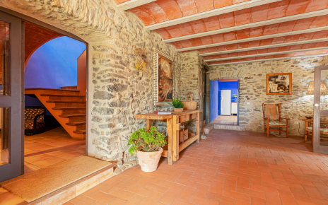 Escaleras a primera planta (con tramo desprotegido)