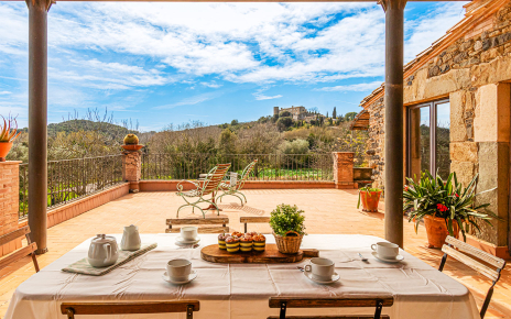 Terraza primera planta con vistas a castillo