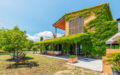 Masía tradicional junto a la Costa Brava