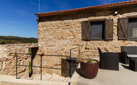 Acceso a jardines en nivel inferior