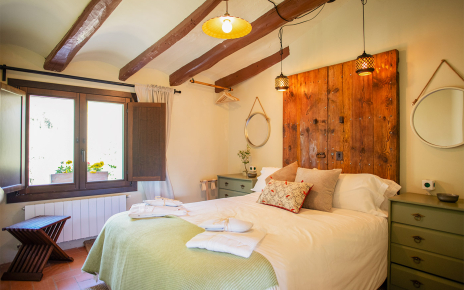 Habitación con cama doble