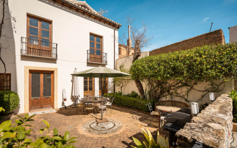 Cocina y salón/comedor con acceso a patio