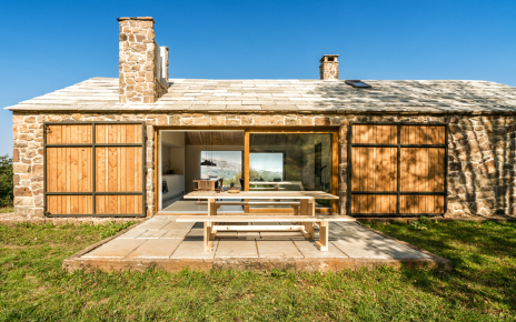 Furnished outdoor area